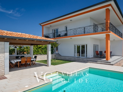 Villa Eva - Kaštel Garden and property exterior