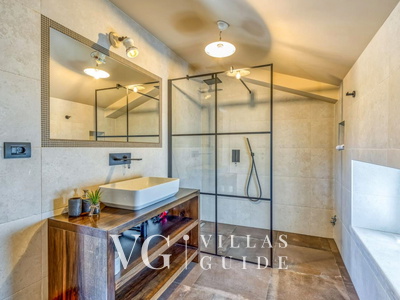 Villa Kata Bathroom