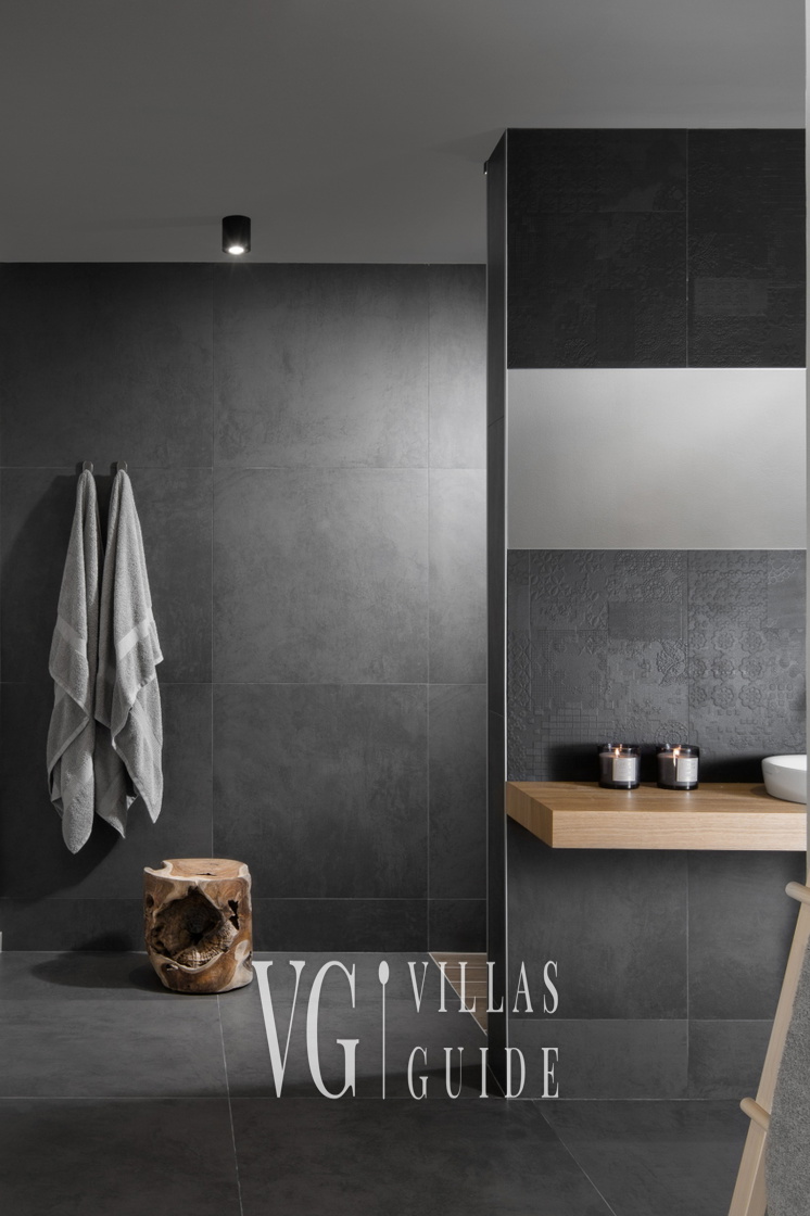 Villa Melon Bathroom