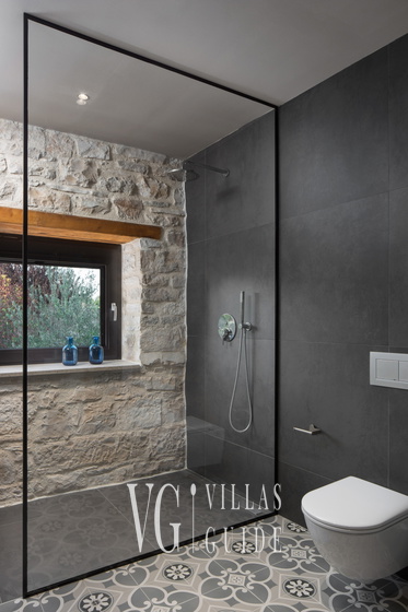 Villa Melon Bathroom