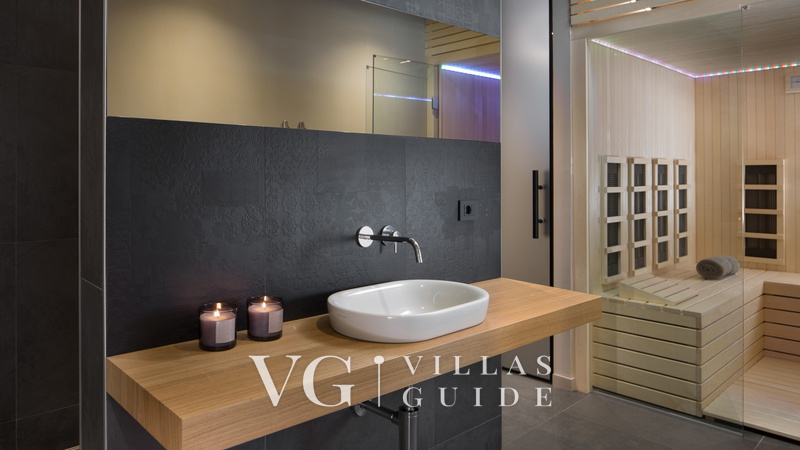 Villa Melon Bathroom