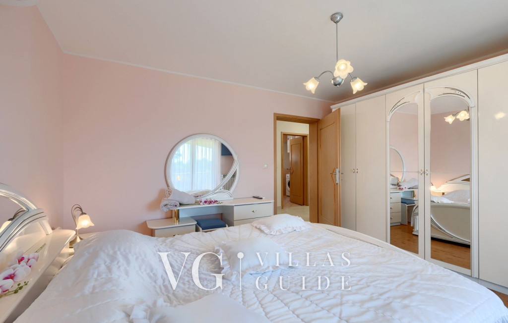 Villa Vista Mare Bedroom