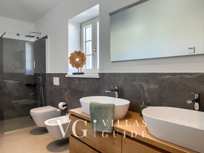 Villa LeGro Bathroom