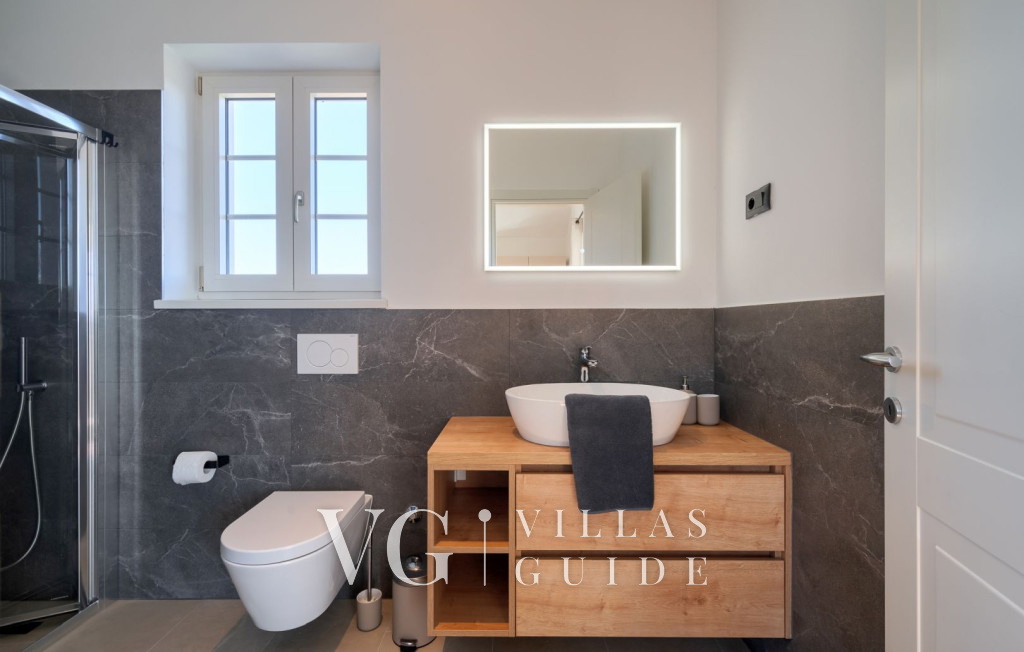 Villa LeGro Bathroom