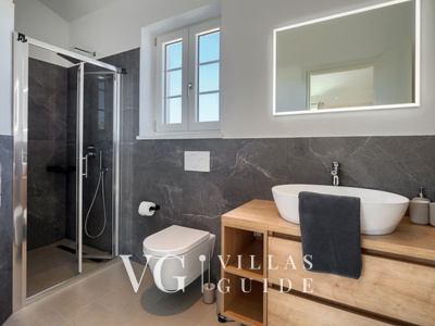 Villa LeGro Bathroom