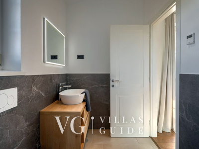 Villa LeGro Bathroom