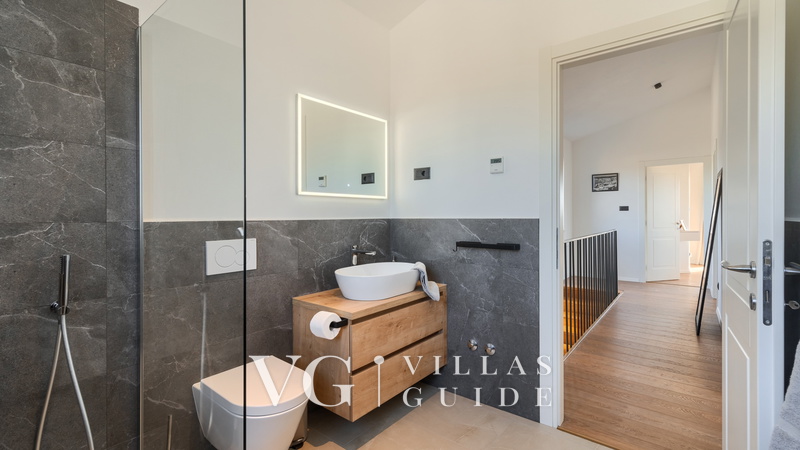 Villa LeGro Bathroom