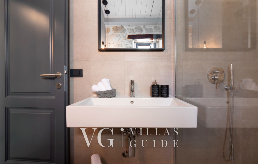 Villa Dvori Bathroom
