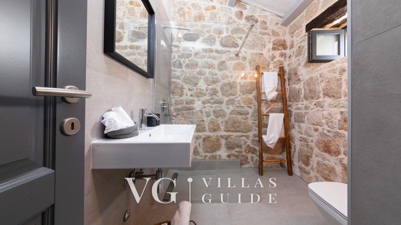 Villa Dvori Bathroom