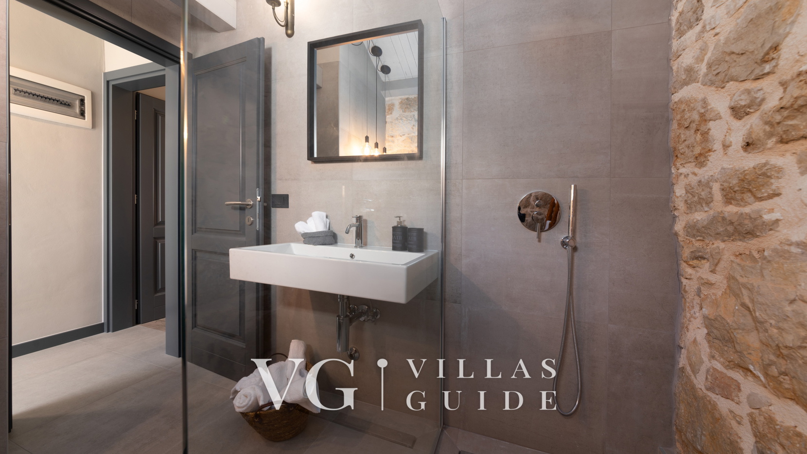 Villa Dvori Bathroom