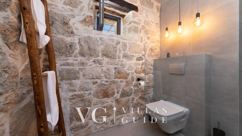 Villa Dvori Bathroom