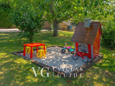 Villa Dussich Additional content