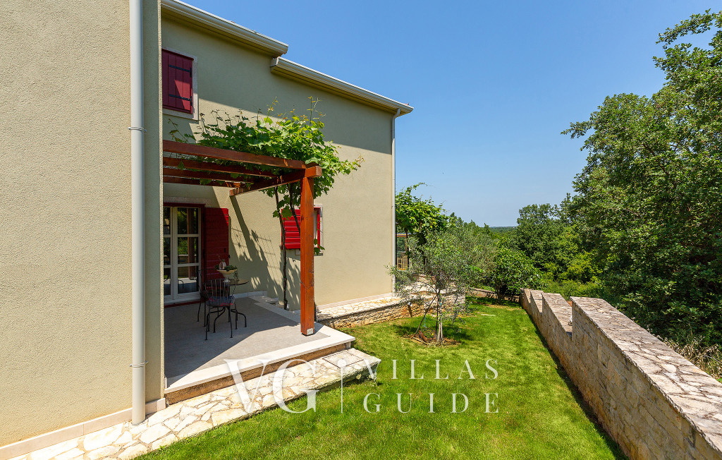 Villa Stupenda Garden and property exterior