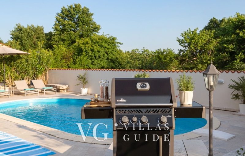 Standard Residence Pietre d'Istria with shared pool