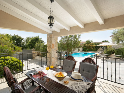 Standard Residence Pietre d'Istria with shared pool