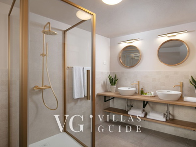 Standard Residence Pietre d'Istria with shared pool Bathroom