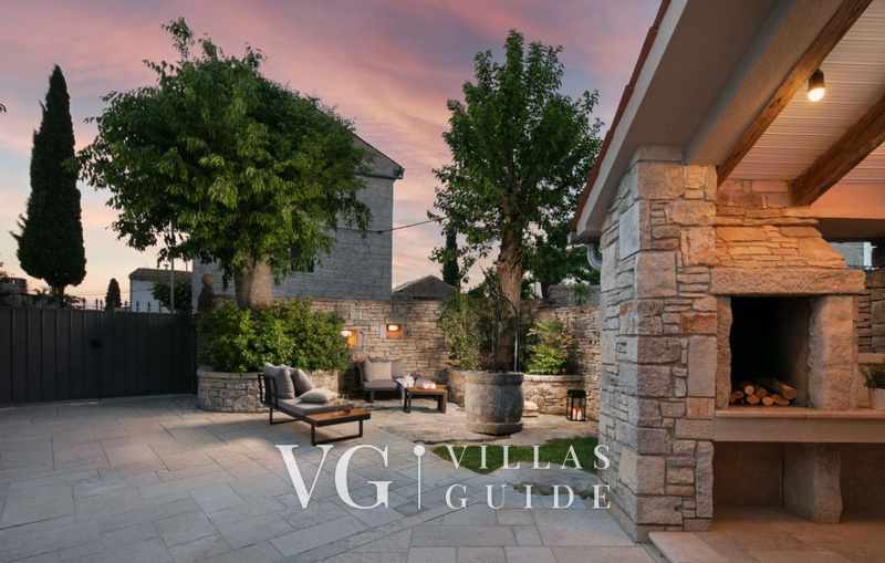 Standard Residence Pietre d'Istria with shared pool