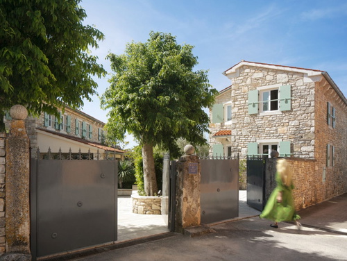 Standard Residence Pietre d'Istria with shared pool