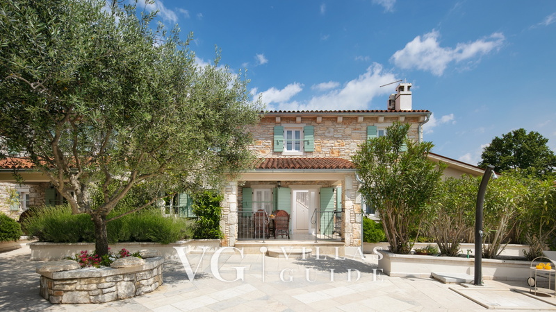 Standard Residence Pietre d'Istria with shared pool