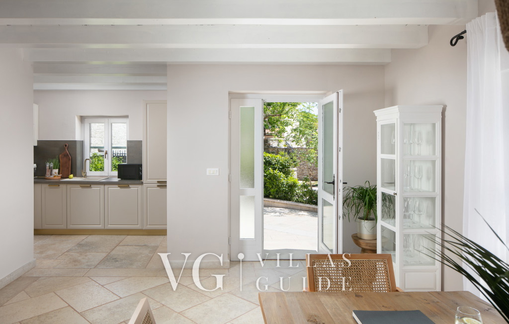 Superior Residence Pietre d'Istria with shared pool Kuhinja