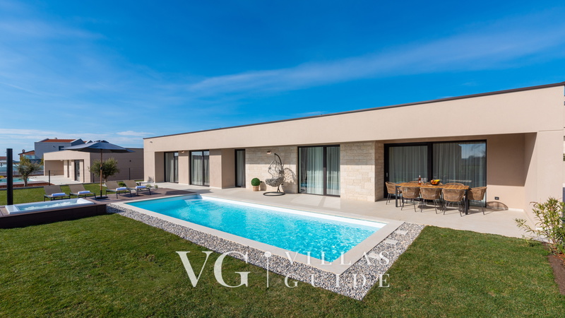 Villa Daleo Garden and property exterior