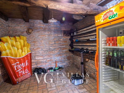 Villa Maria Additional content