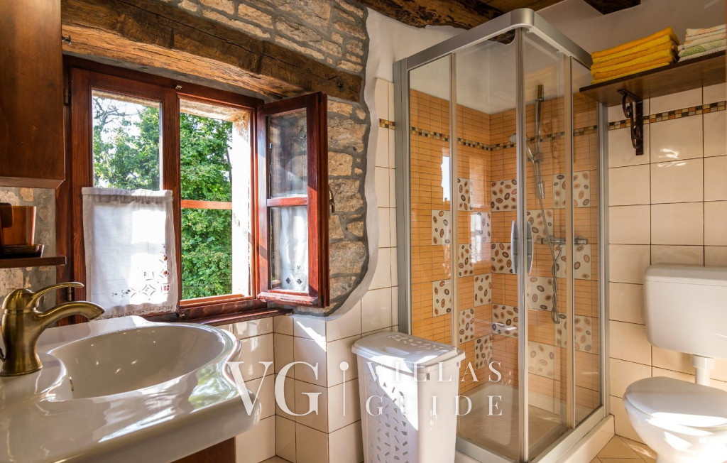 Villa Maria Bathroom