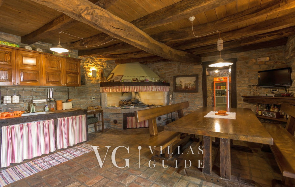 Villa Maria Additional content