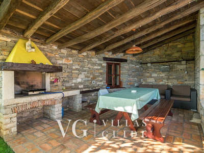 Villa Maria Additional content