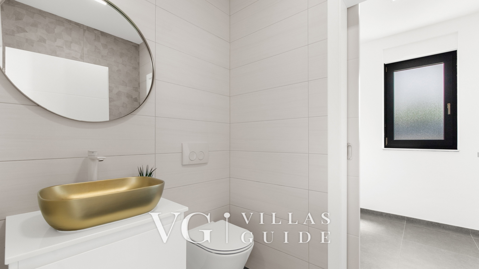 Casa Valero Guest toilet