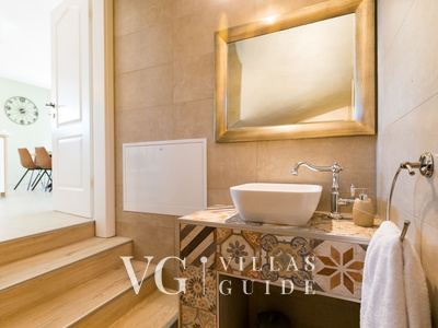 Villa Keli Guest toilet