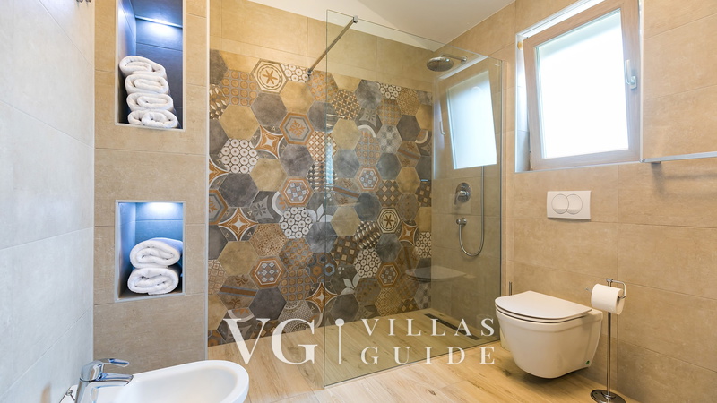 Villa Keli Bathroom