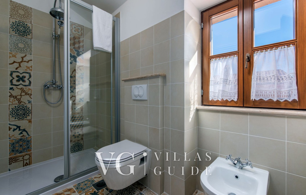 Heritage Villa Croc Bathroom