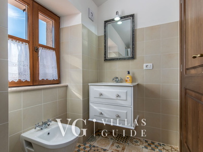 Heritage Villa Croc Bathroom