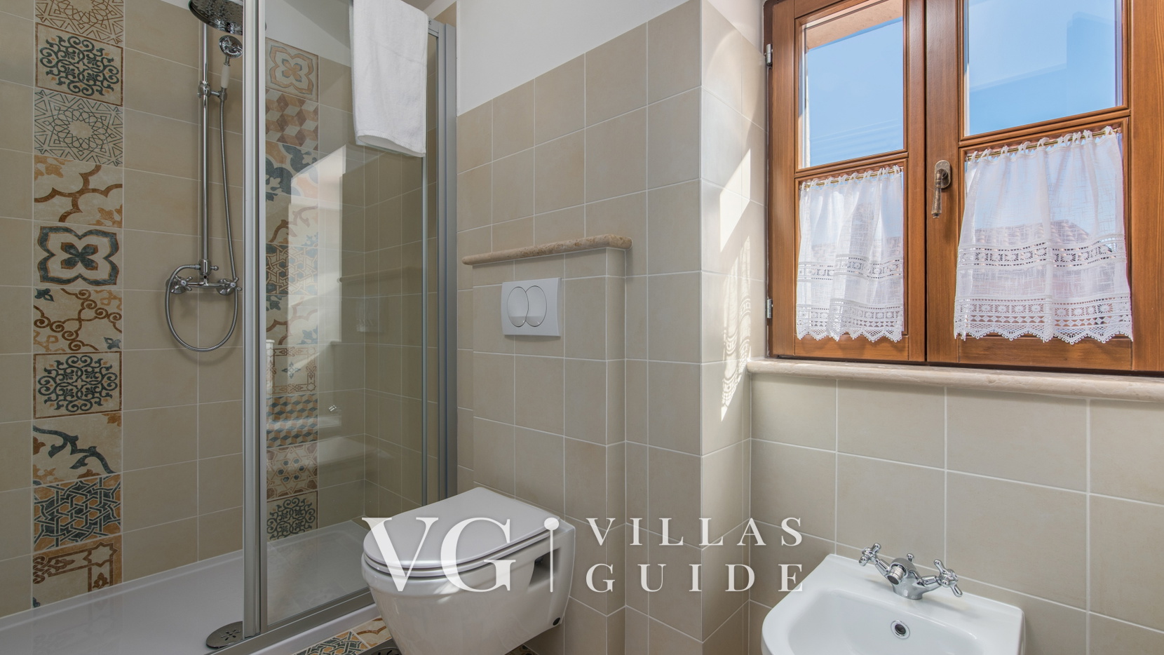 Heritage Villa Croc Bathroom