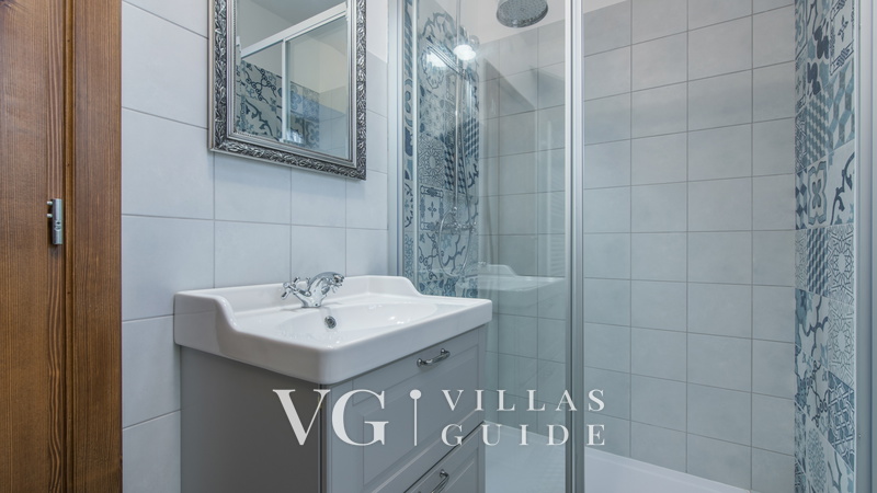 Heritage Villa Croc Bathroom