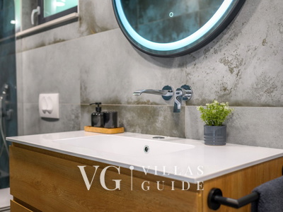 Villa Lakora Bathroom