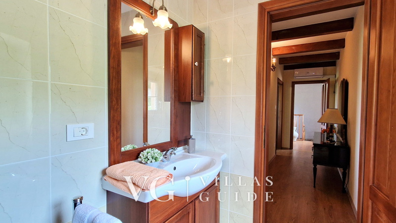 Villa Katina Bathroom