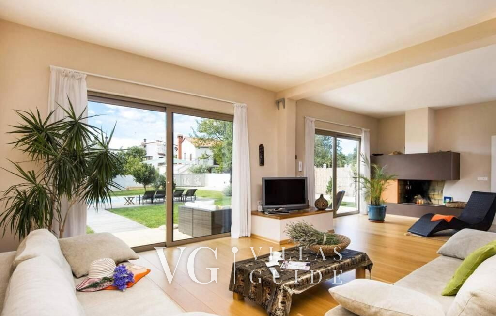 Sunny Summer House 4*