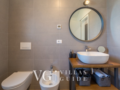 Villa Škarline Bathroom