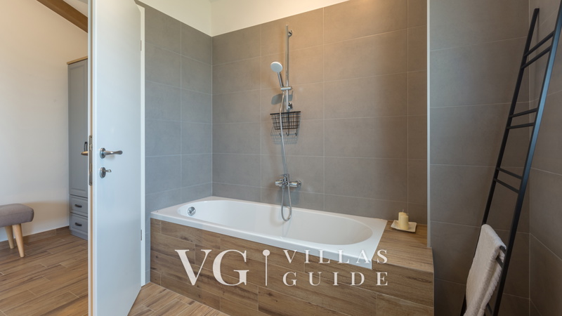 Villa Škarline Bathroom