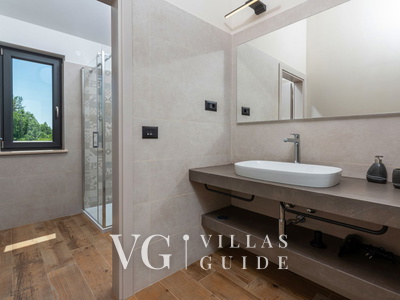 Villa Frida Bathroom