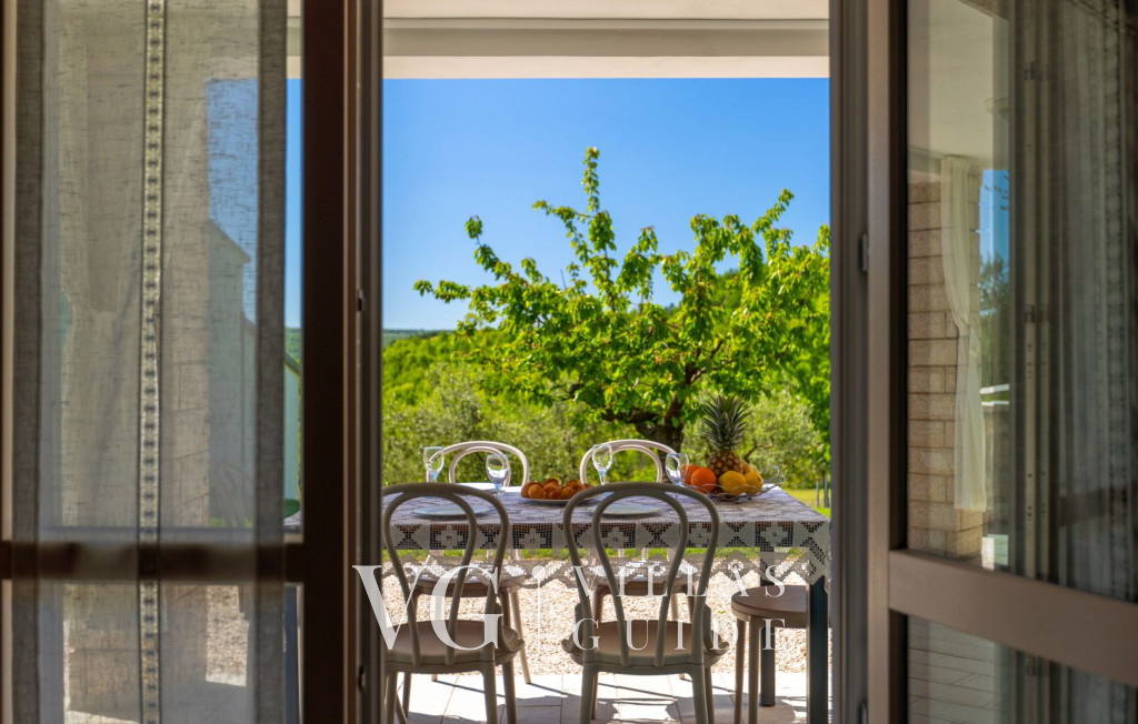 Villa Cartolina Additional content