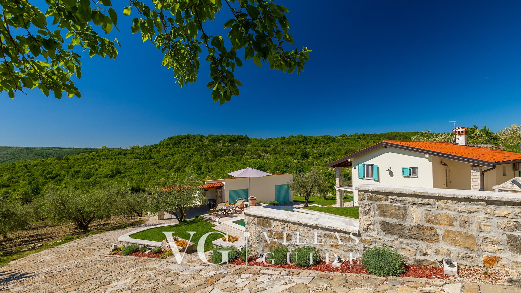 Villa Cartolina Garden and property exterior