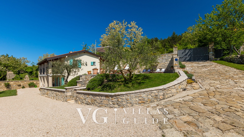 Villa Cartolina Garden and property exterior