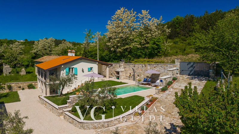 Villa Cartolina Garden and property exterior