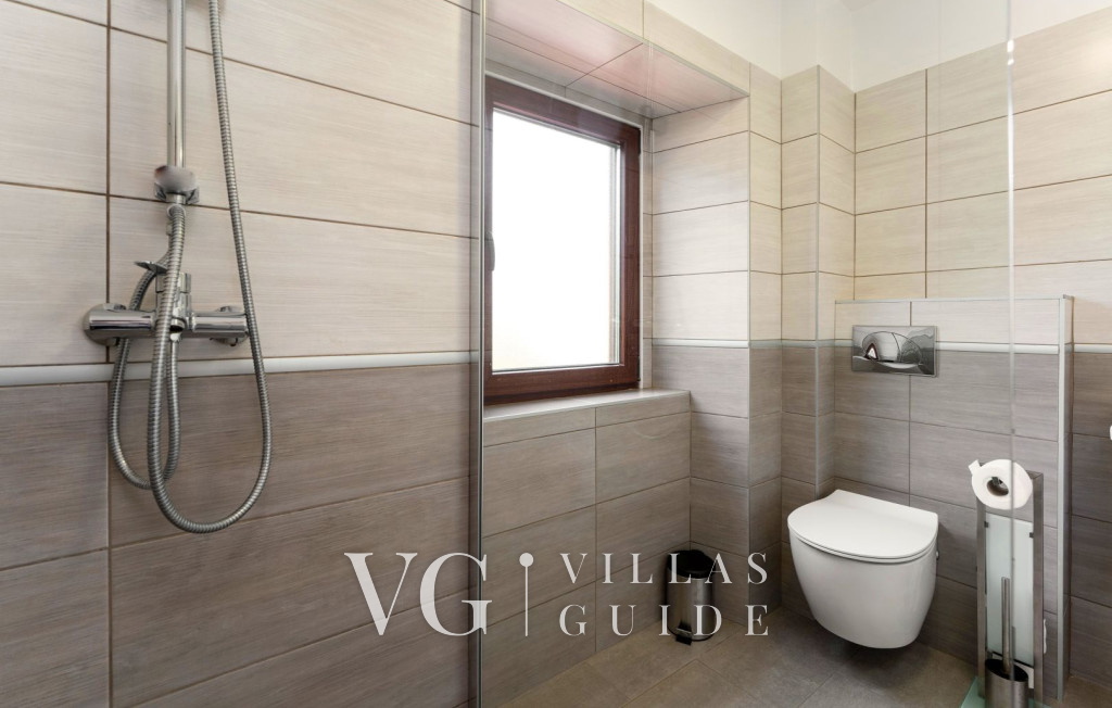 Villa Stone House Bathroom