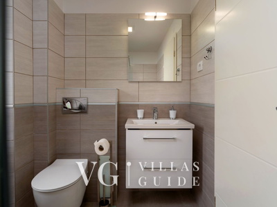 Villa Stone House Bathroom