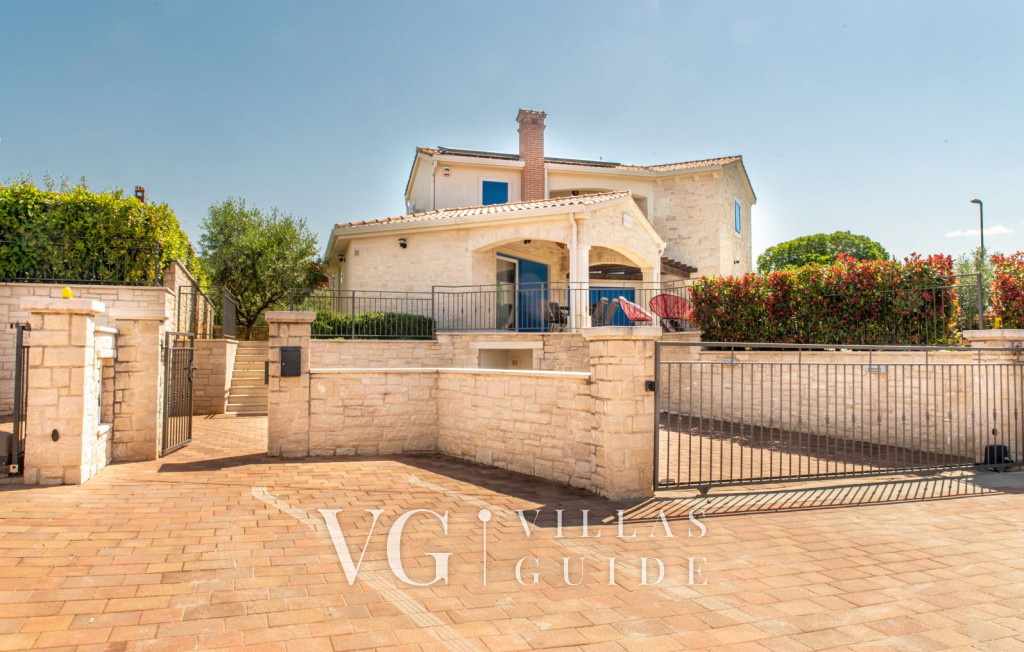 Villa Torre I Garden and property exterior