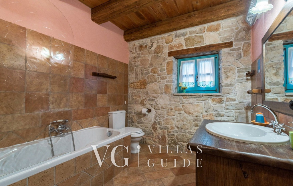 Villa Giselle Bathroom